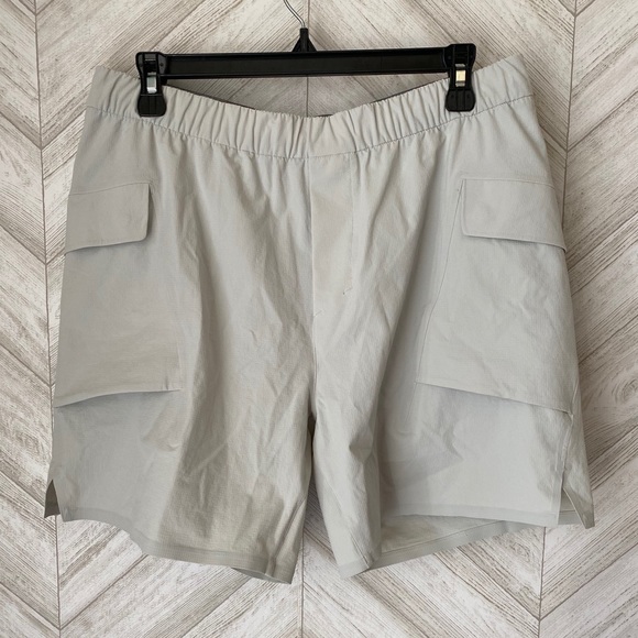 🍋Lululemon Shorts🍋 - Picture 3 of 9